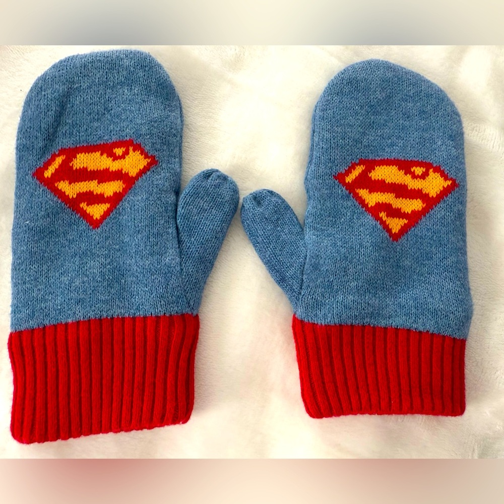 NWOT Superman Mittens Vintage GapKids Junk Food Collection